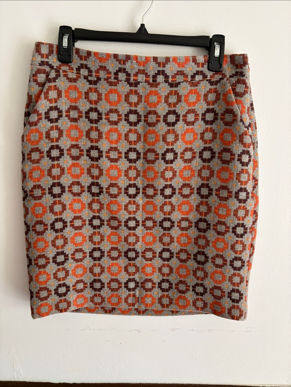 Love 21 Vintage-Inspired Geometric Knit Womens Pencil Skirt in Orange and Brown
